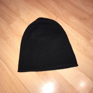 Black cashmere beanie